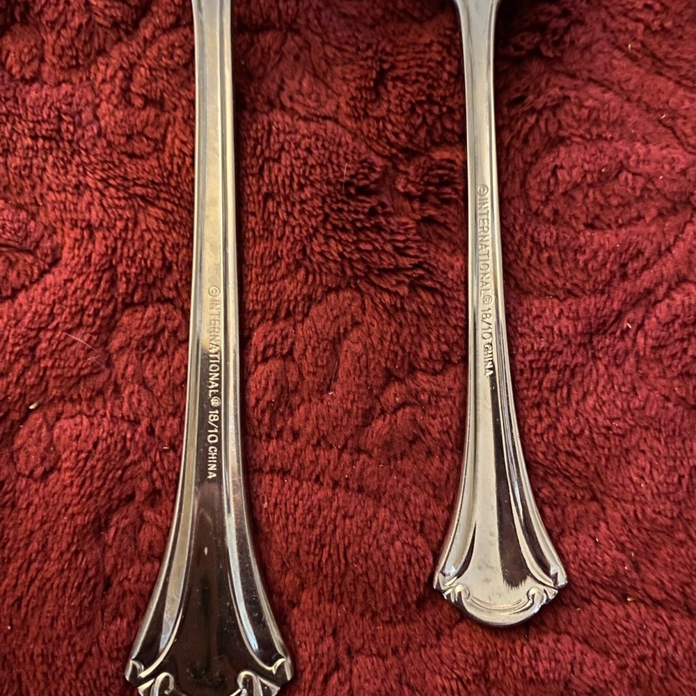 Elegant Silver Fork and Spoon Set.
International 18/10. Excellent condition. - Picture 5 of 7
